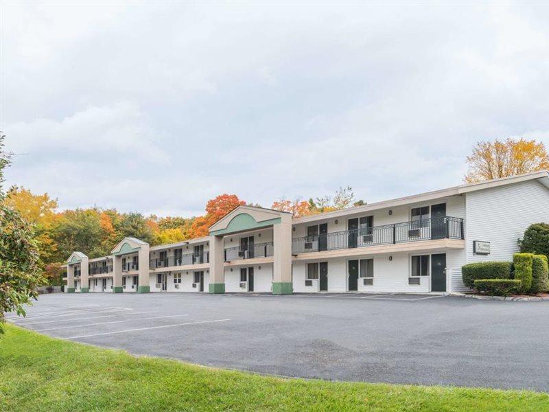Days Inn By Wyndham Lenox Ma Экстерьер фото