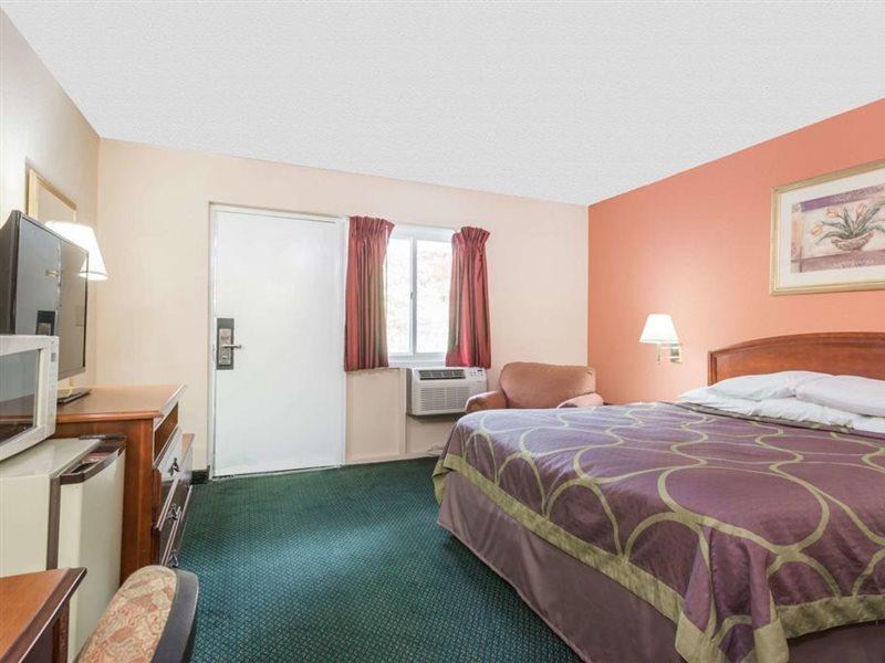 Days Inn By Wyndham Lenox Ma Экстерьер фото