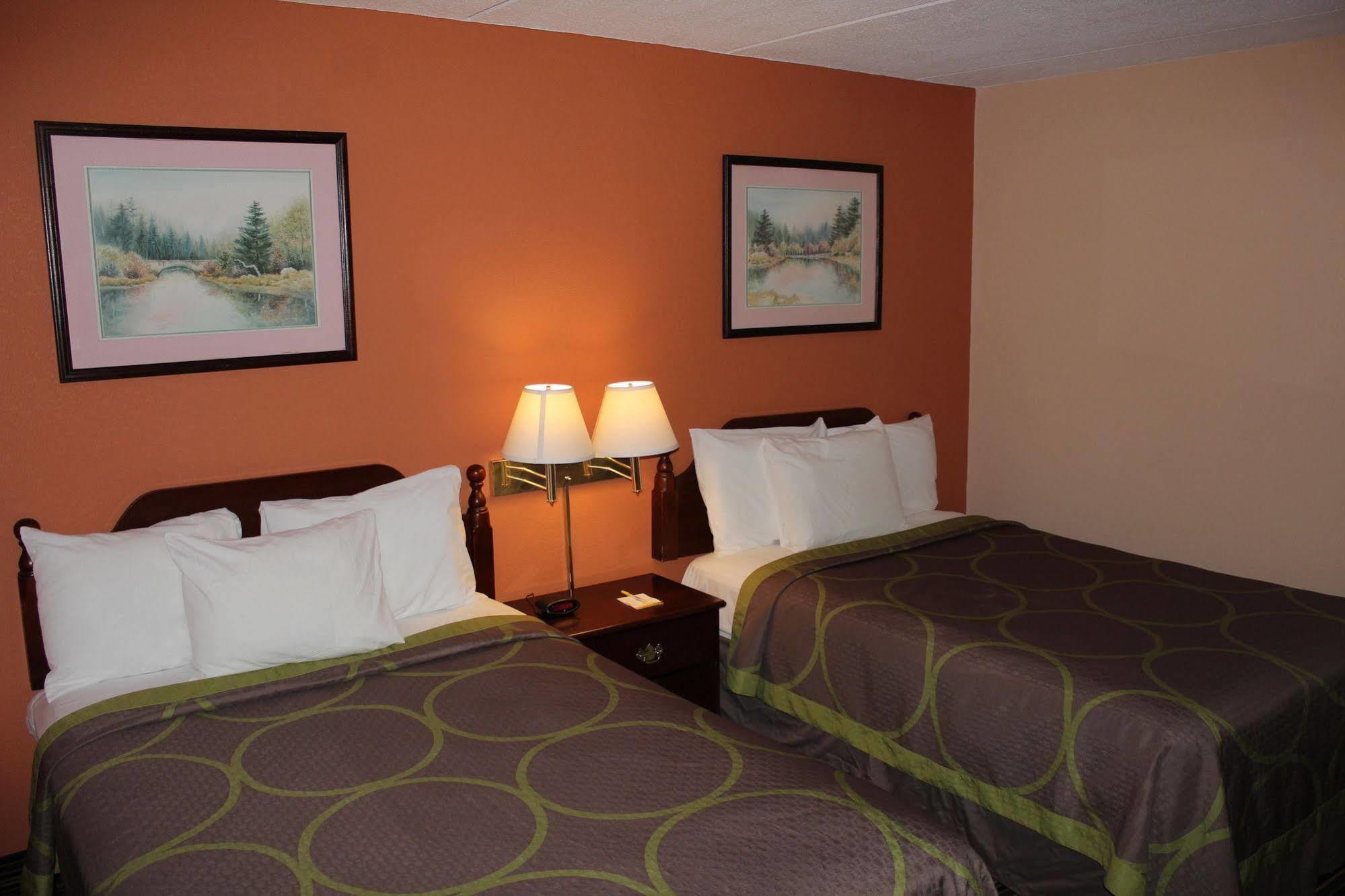 Days Inn By Wyndham Lenox Ma Экстерьер фото