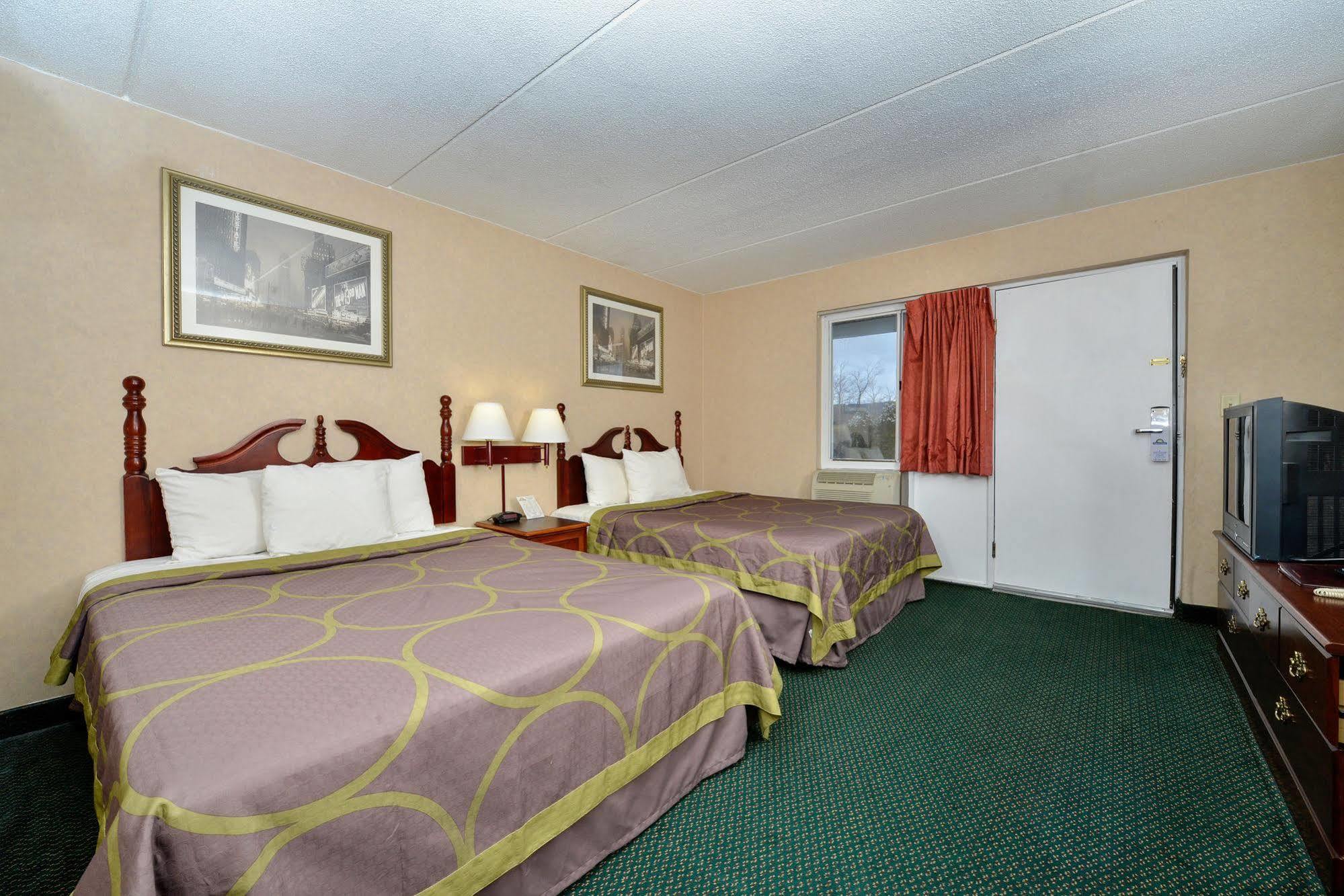 Days Inn By Wyndham Lenox Ma Экстерьер фото